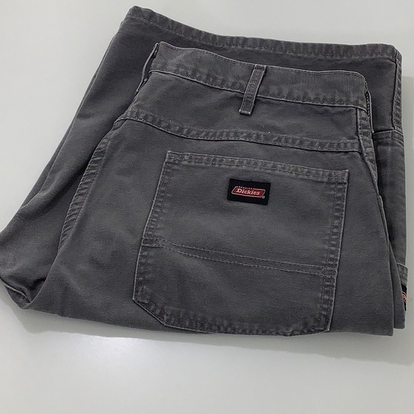 Dickes gray jean cargo shorts relaxed fit size 38 EUC - Picture 2 of 16